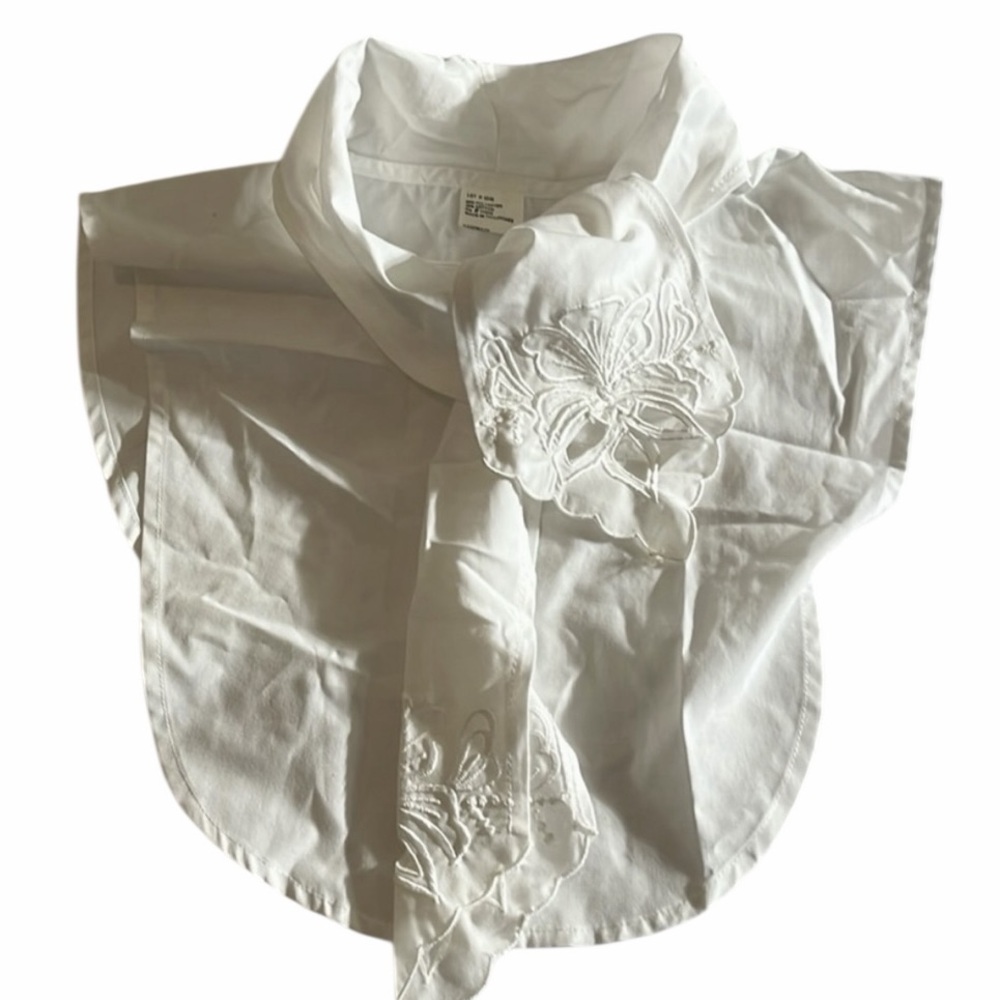 White one size cotton button down dickie neck tie